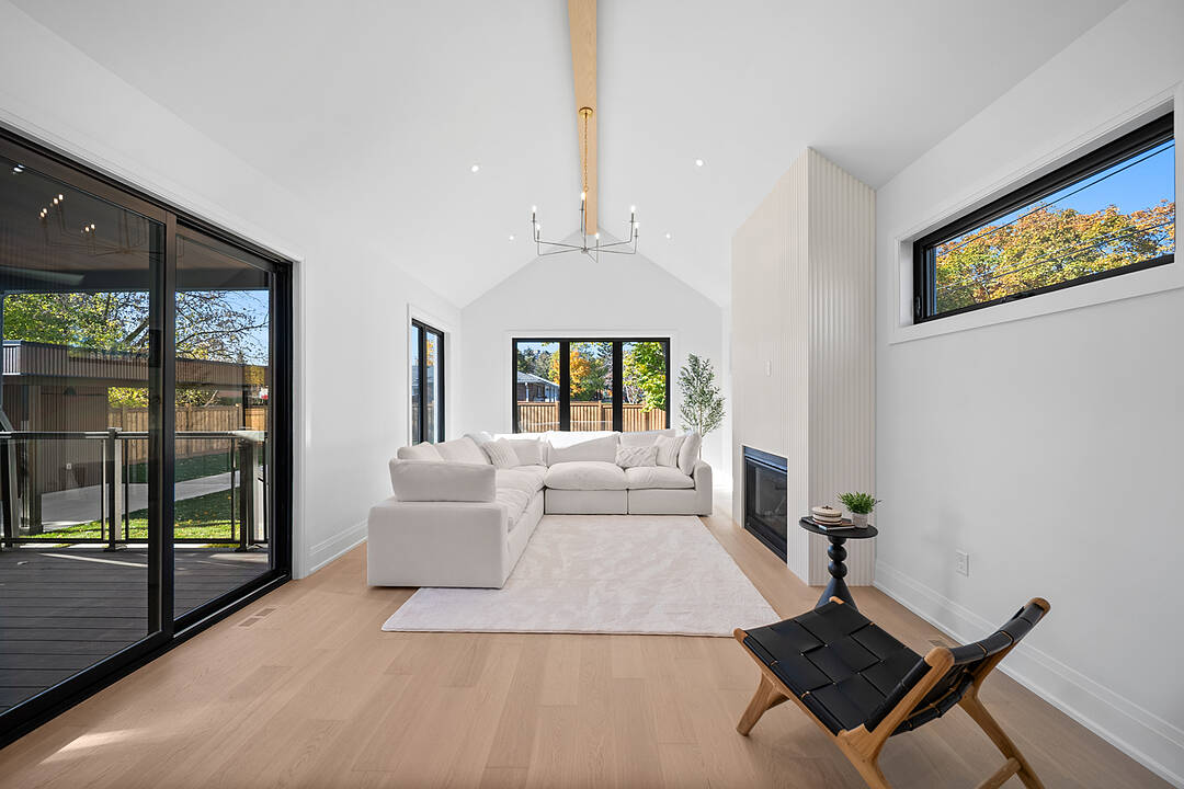 118 Warwood Rd N, Toronto, Ontario