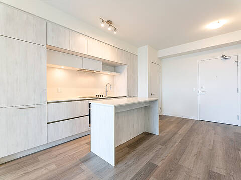 6 David Eyer Rd #613, Richmond Hill