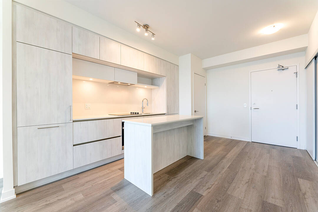 6 David Eyer Rd #613, Richmond Hill, Ontario