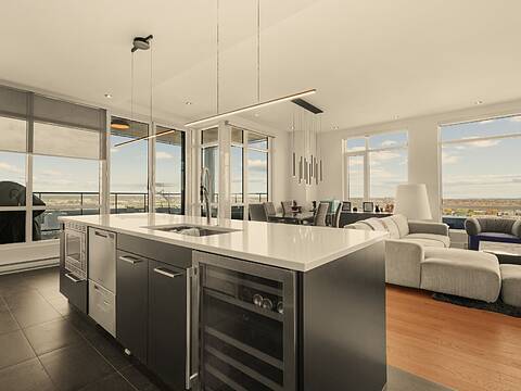 2825 Av. du Cosmodôme, Apt. 1401, Chomedey