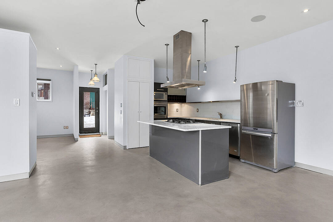 301 Euclid Ave #Lane, Toronto, Ontario