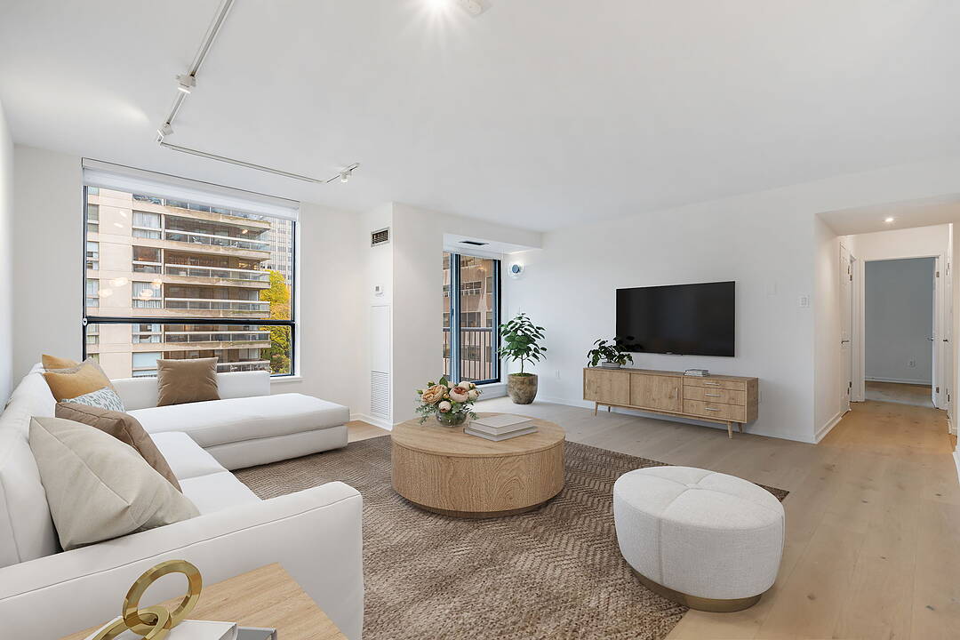 47 St Clair Ave W #503, Toronto, Ontario