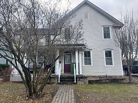 662-662A Rue Principale, Lachute