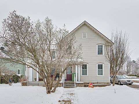 662-662A Rue Principale, Lachute