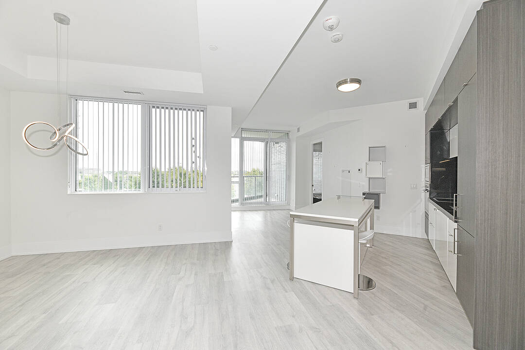 1 Edgewater Dr #217, Toronto, Ontario