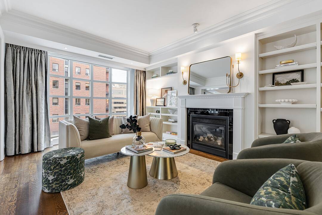 33 Delisle Ave #908, Toronto, Ontario