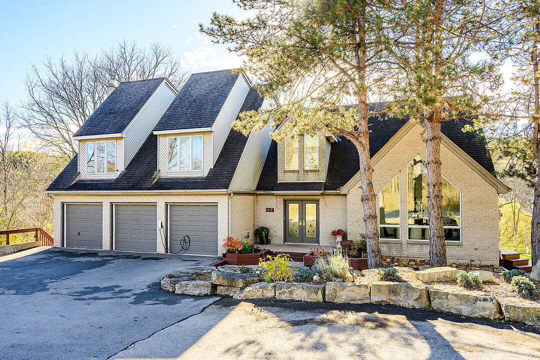 774 Old Dundas Rd, Hamilton, Ontario