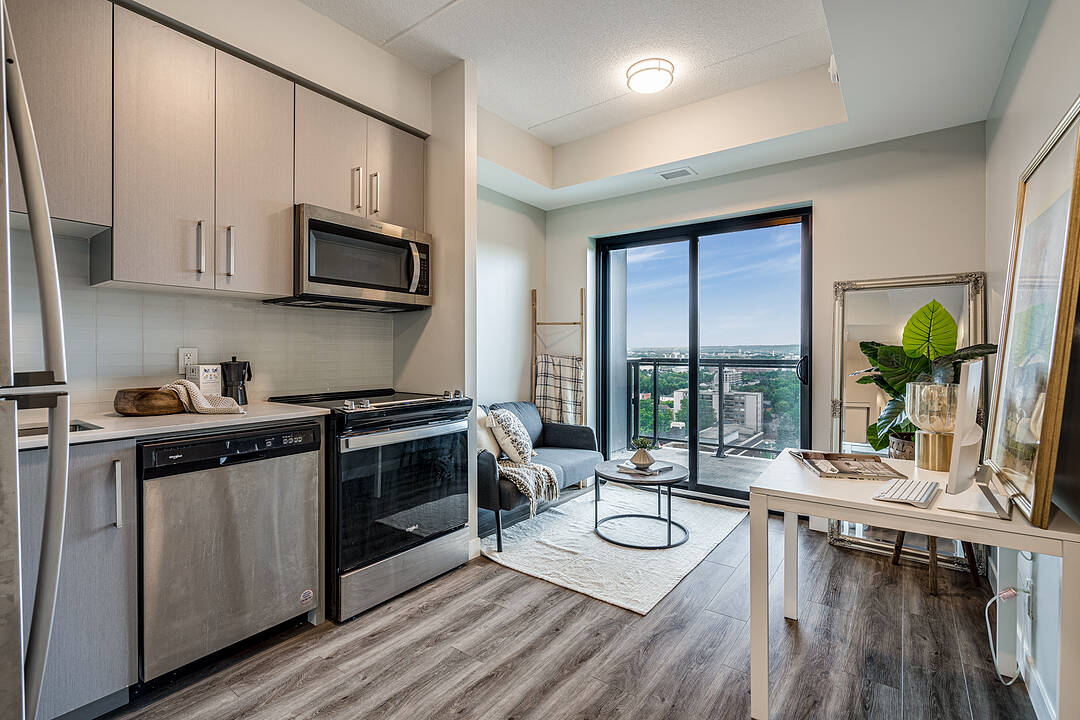 15 Queen Street S #1303, Hamilton, Ontario