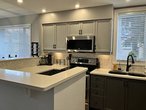 667 Johnston Park Ave, Collingwood