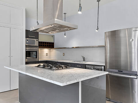 301 Euclid Ave #Main, Toronto