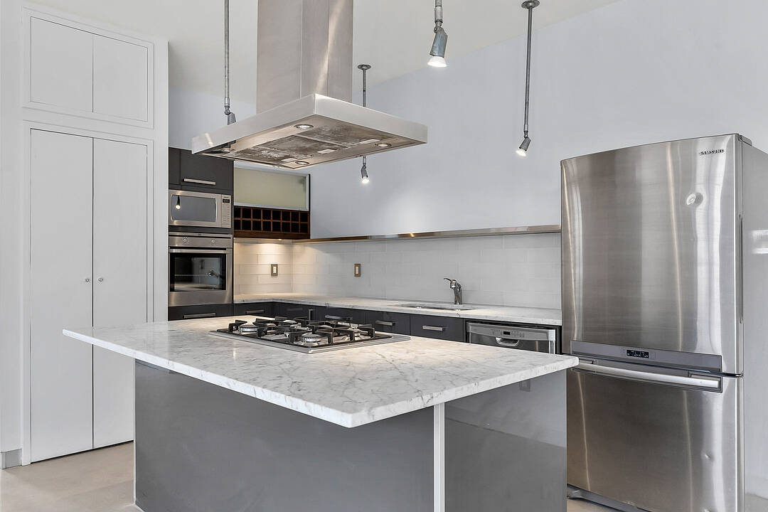 301 Euclid Ave #Main, Toronto, Ontario