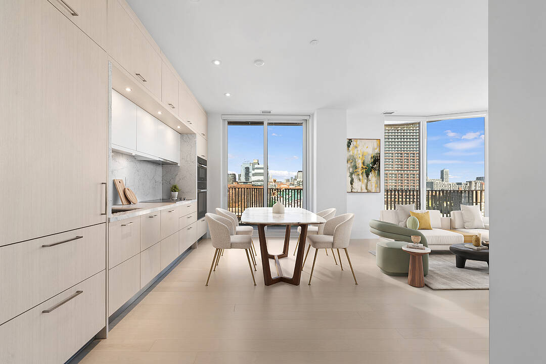 155 Merchants' Wharf #831, Toronto, Ontario