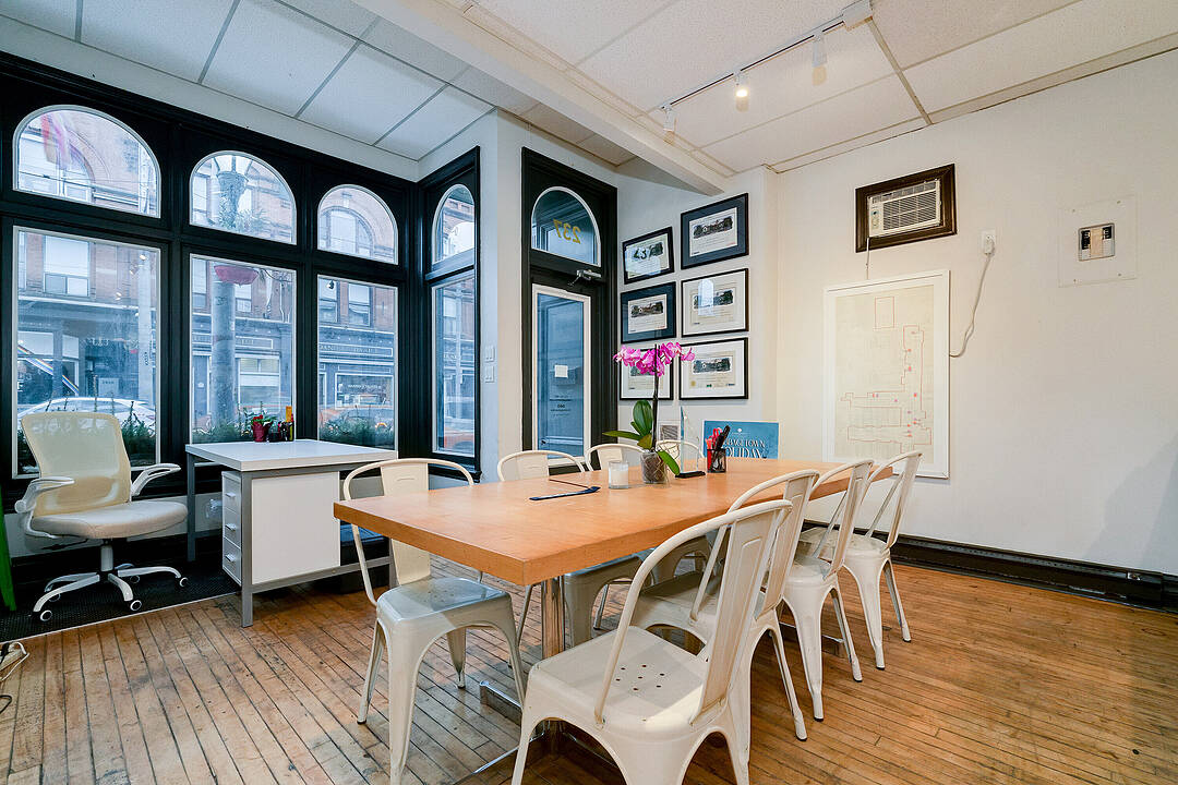 237 Carlton St, Toronto, Ontario