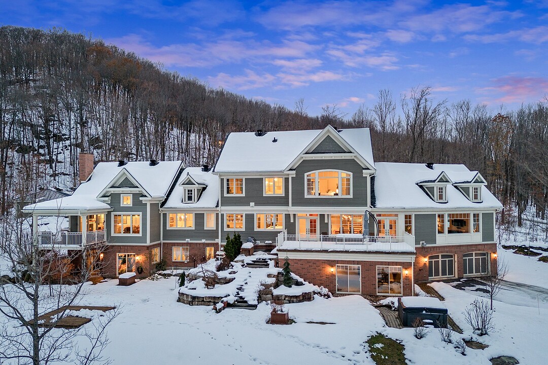 350 Rue des Lauriers, Bromont, Québec