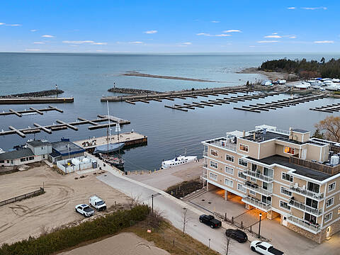 137 Elgin Street #302, Saugeen Shores