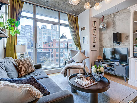 388 Richmond St W #516, Toronto