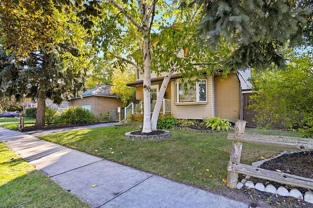 10 Roosevelt Ave, Ajax, Ontario