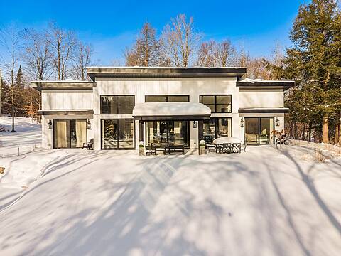 210 Rue des Sommets, Bolton-Est