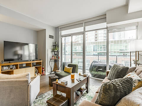 105 George St, #713, Toronto