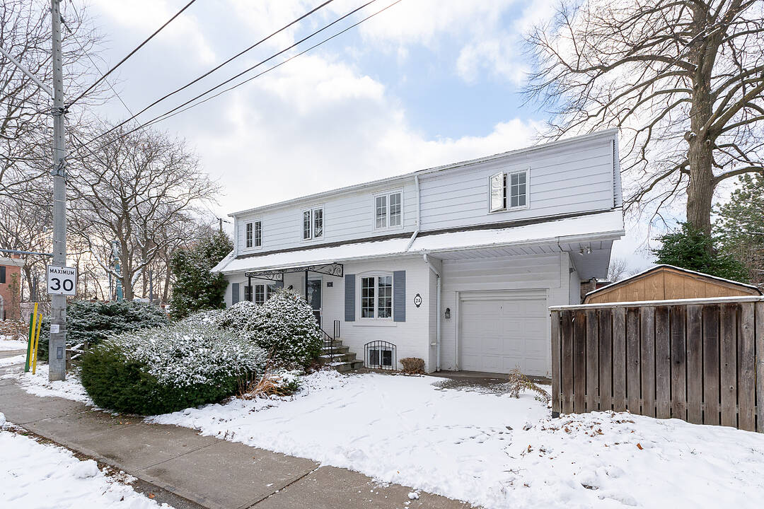 24 Douglas Cres, Toronto, Ontario