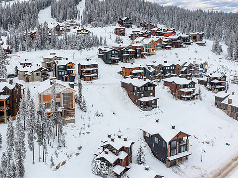 455 Feathertop Way, Big White