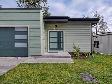 5416 Stellar Way, Sechelt