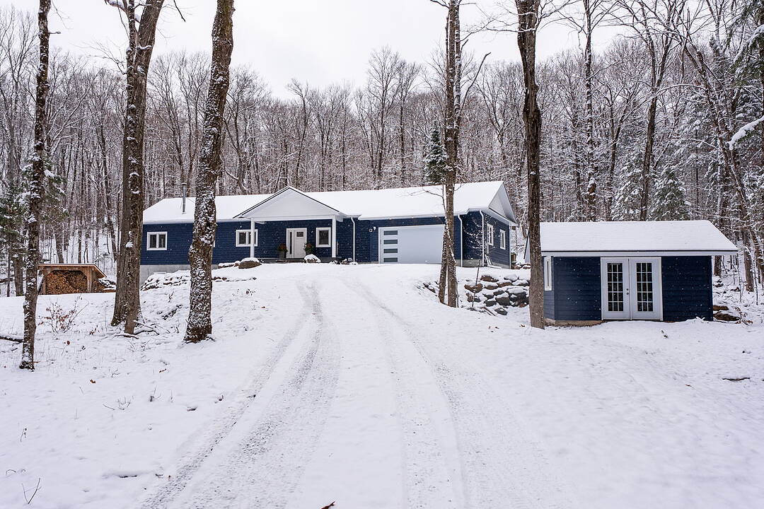 2435 Ravenscliffe Rd, Huntsville, Ontario