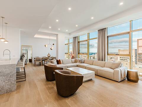 2060 Rue Peel, Apt. PH3302, Ville-Marie