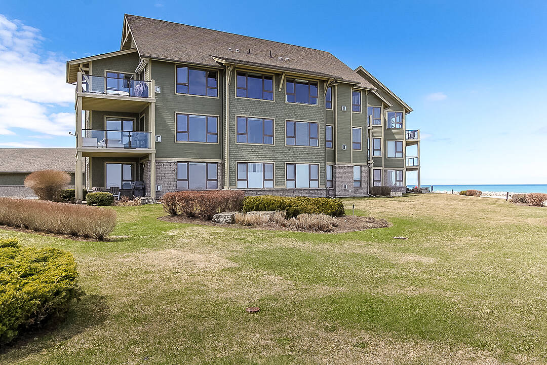 550 Mariners Way, Collingwood, Ontario