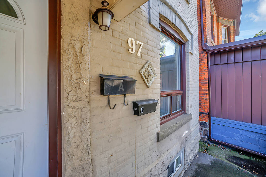 97 Garfield Ave S, Hamilton, Ontario