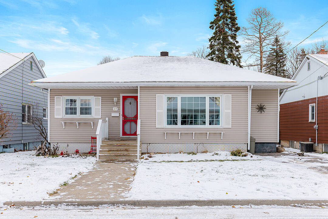 27 Wright Crescent, Brockville, Ontario