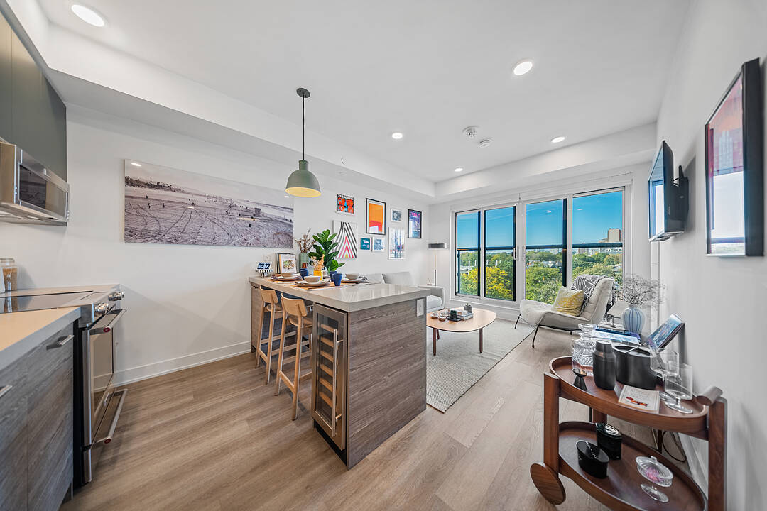 484 Spadina Ave #415, Toronto, Ontario