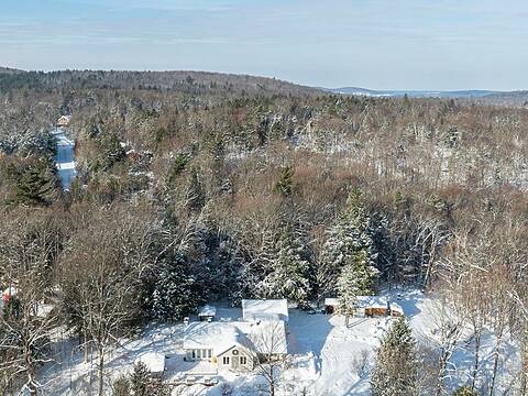 350 Ch. des Allues, Sutton