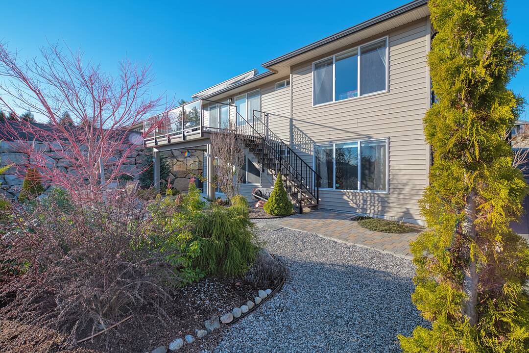 6263 Apollo Road, Sechelt, British Columbia