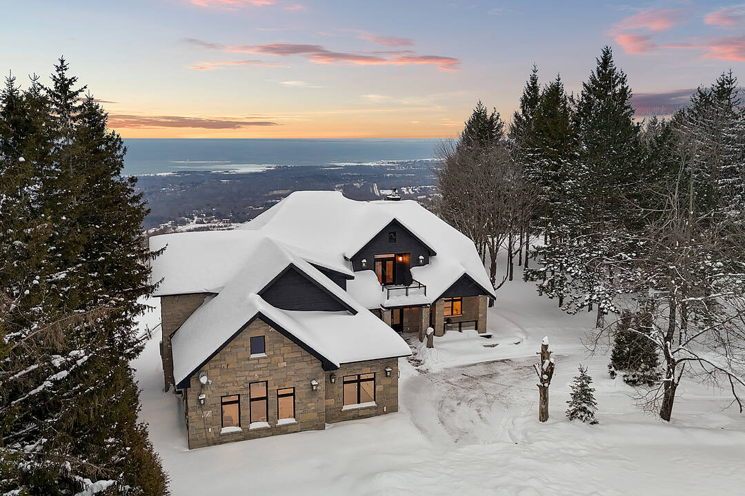 107 Maple Lane, Blue Mountains, Ontario