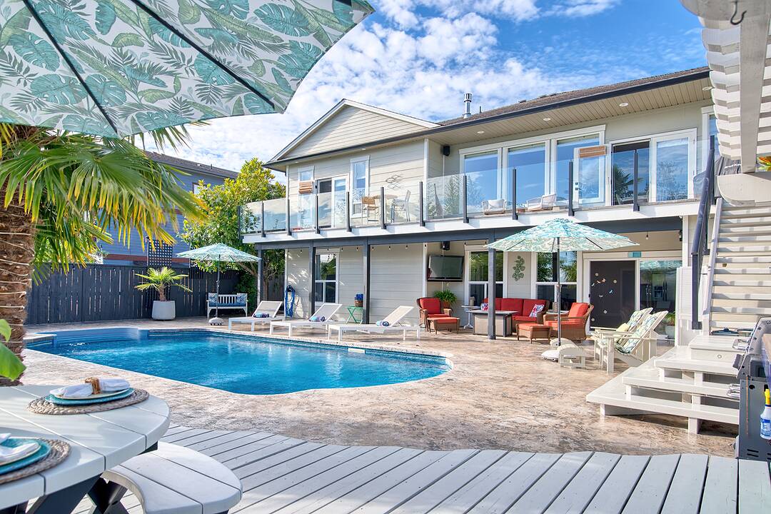 6369 Jasper Road, Sechelt, British Columbia