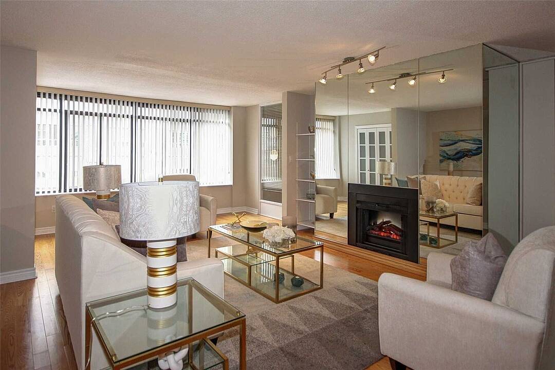 135 George St S #601, Toronto, Ontario