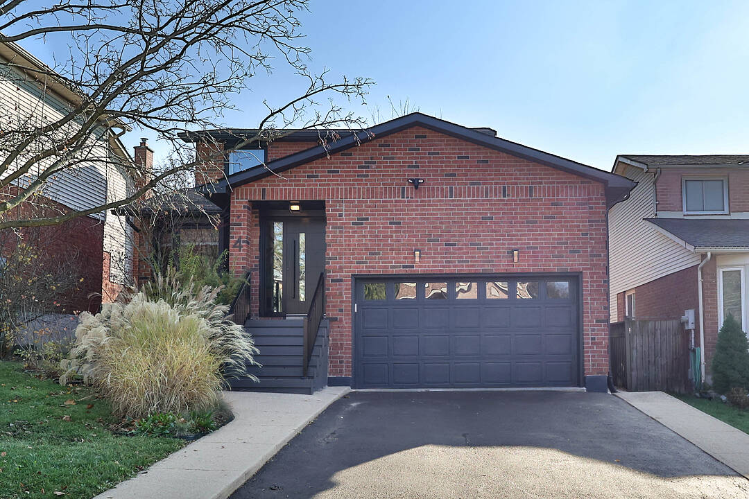 4 Fenton Dr, Hamilton, Ontario