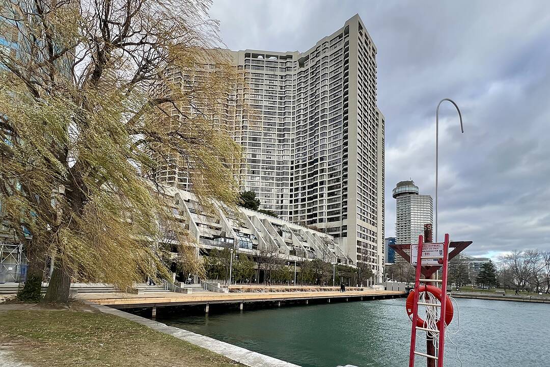55 Harbour Sq #1414, Toronto, Ontario