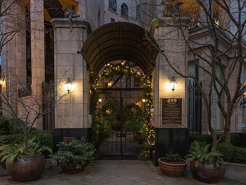 401 499 Drake Street, Vancouver