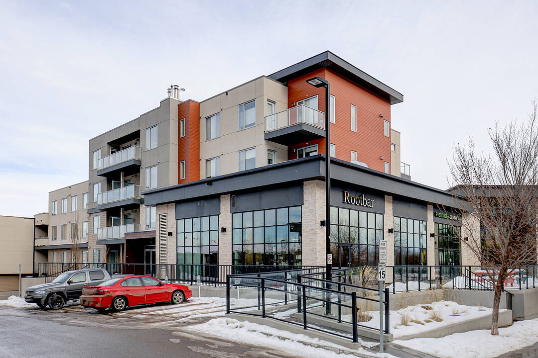 30 Shawnee Common SW #410, Calgary, Alberta