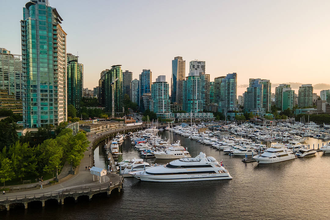 1002 499 Broughton Street, Vancouver, British Columbia