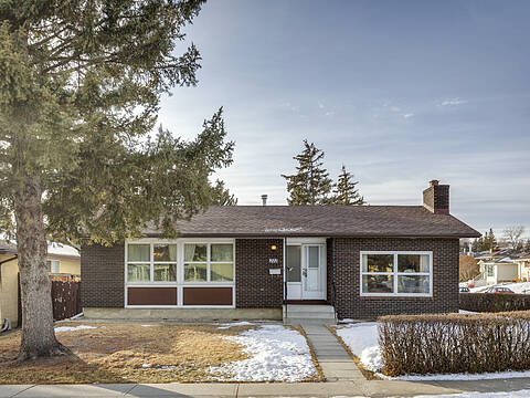 272 Thames Close NW, Calgary