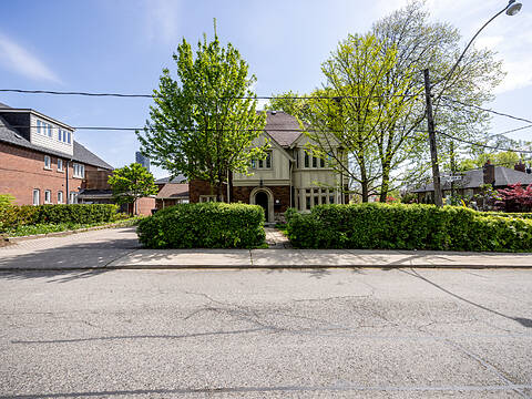 18 College View Ave #Main Flr, Toronto