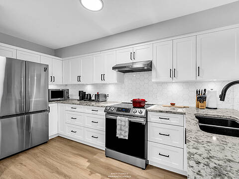 10866 City Parkway Way #222, Surrey