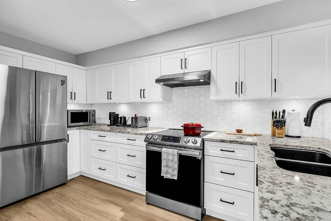 10866 City Parkway Way #222, Surrey, British Columbia