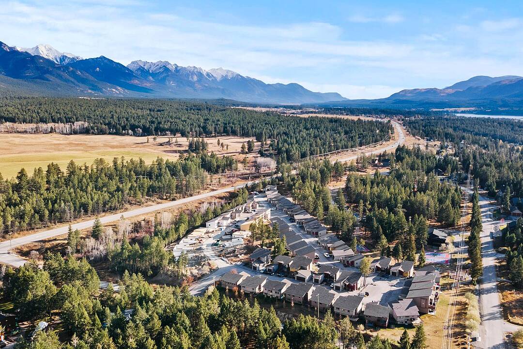 2 Stoddart Estates Drive, Windermere, British Columbia