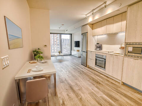 1 Jarvis St #805, Hamilton