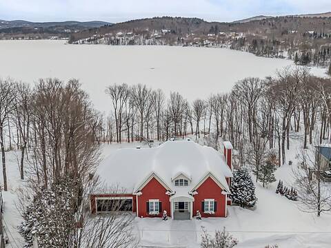 24 Av. du Rocher, Lac-Delage