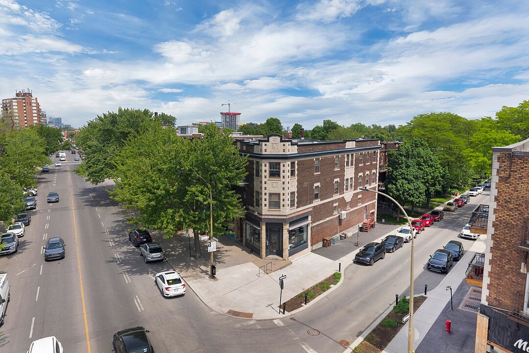 5662-5674 Rue Sherbrooke O., Côte-des-Neiges / Notre-Dame-de-Grâce, Québec